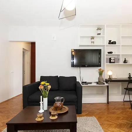 Apartment Hip & Spacious